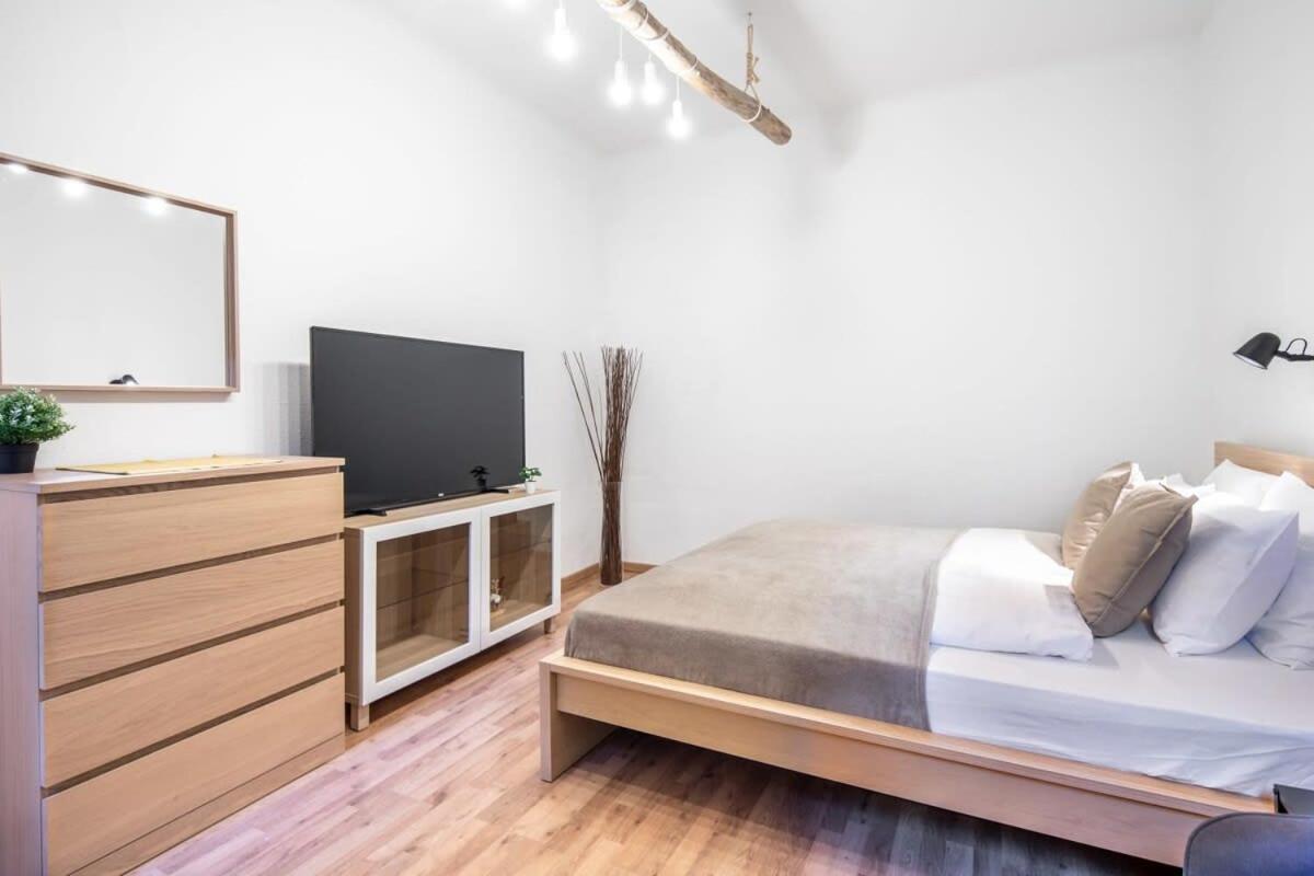 Convenient Apartment At Gastro Driven Location Budapeste Exterior foto