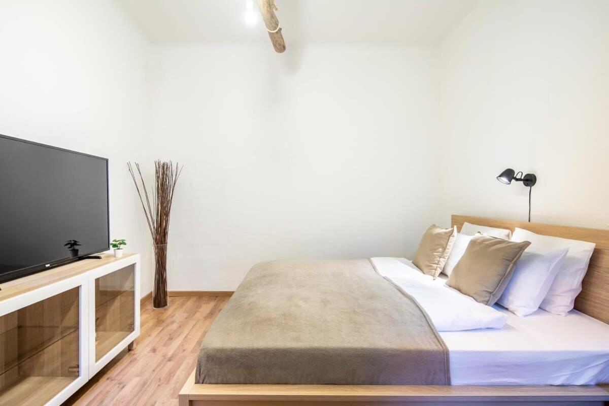 Convenient Apartment At Gastro Driven Location Budapeste Exterior foto