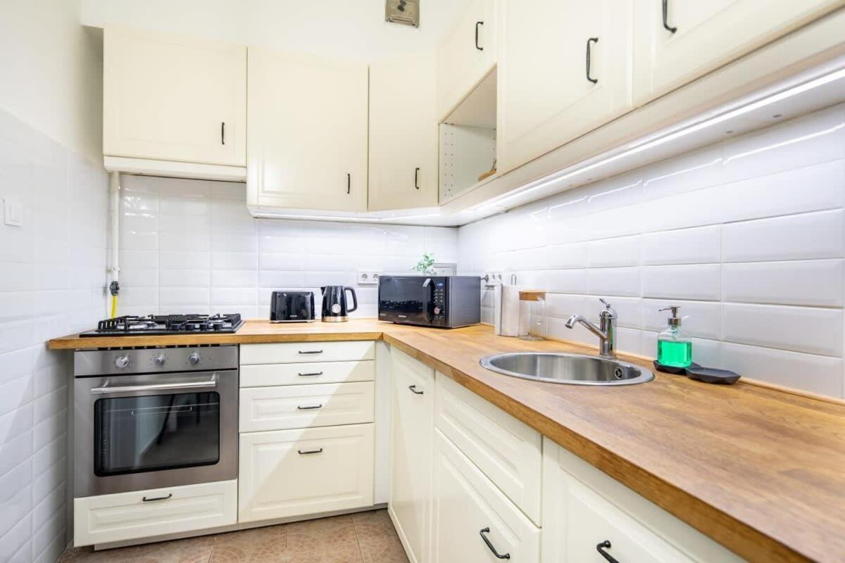 Convenient Apartment At Gastro Driven Location Budapeste Exterior foto